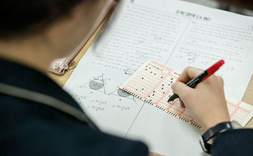 大學(xué)成績(jī)單翻譯-公證認(rèn)證蓋章